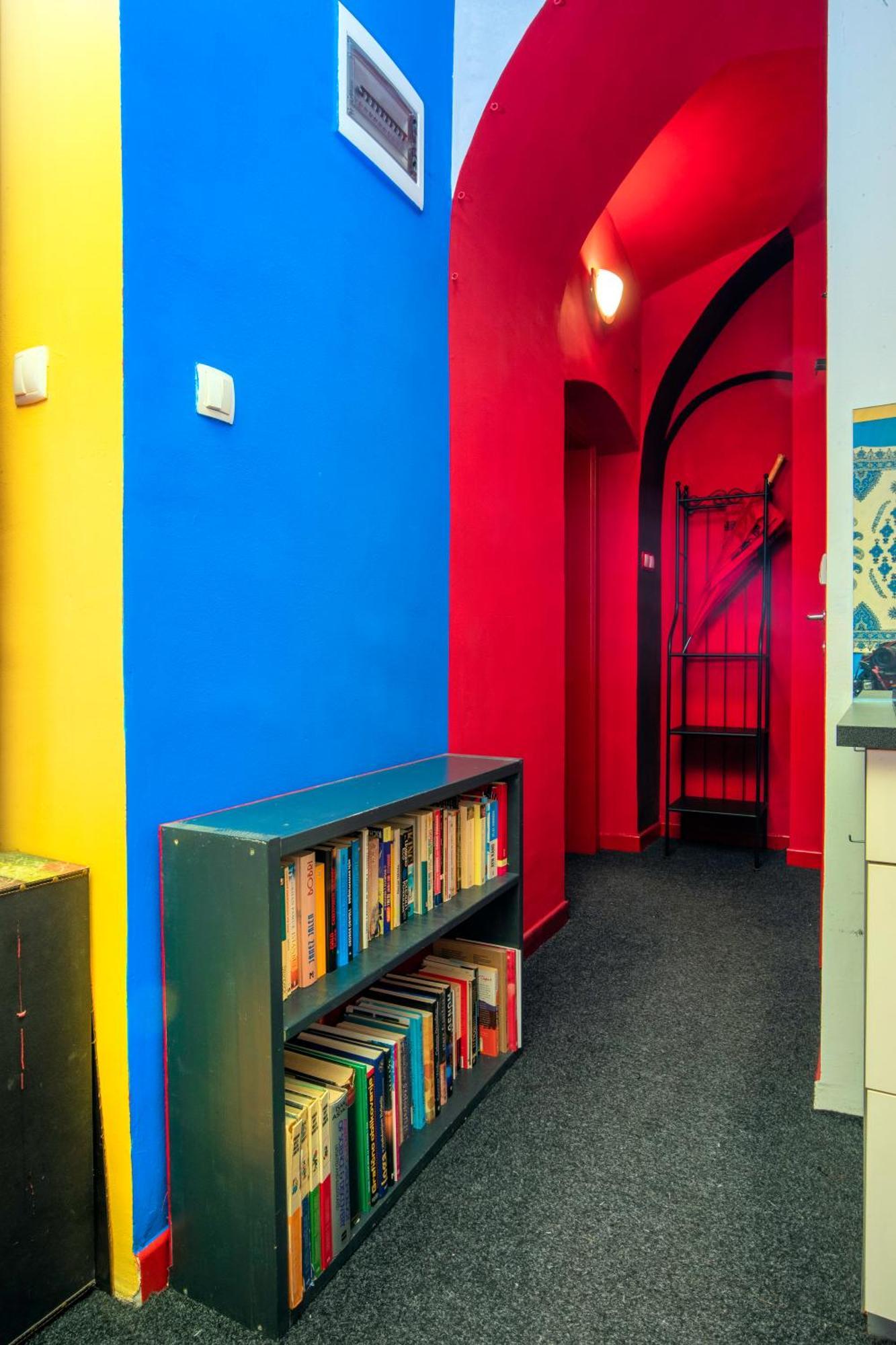 The Book Nest Liubliana Exterior foto